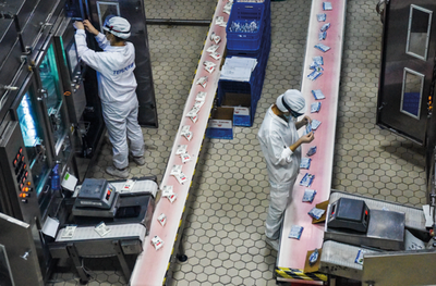 真假'鮮'牛奶 保質期長達20天，哪些乳企在'鉆空子'？